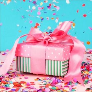 Lululemon Not so Mysterious Mystery Box EUC Size 2 & 4